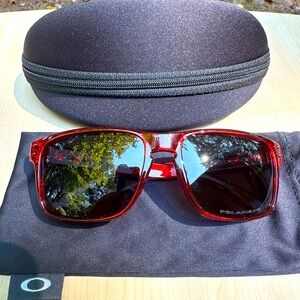 Brand New POLARIZED HOLBROOK Oakley sunglasses with case red frames AUTHENTIC